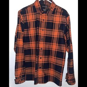 Men’s Light Corduroy Long sleeve Button up..